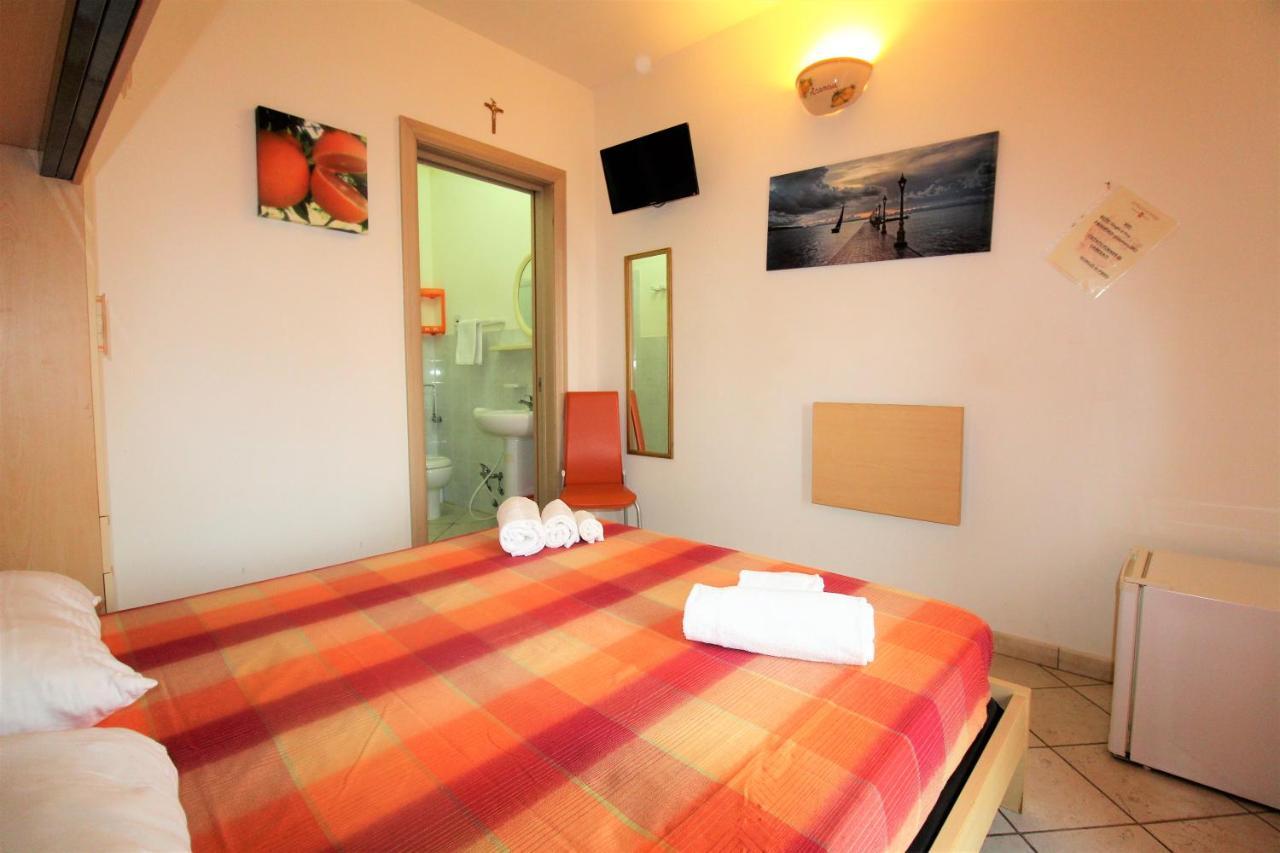 B&B Scoglio Di Pirro Climatizzato A 150 M Dalle Spiagge Salentine 托雷圣乔万尼乌 外观 照片